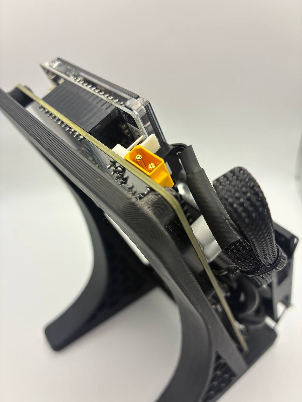 NerdQaxe++ Rev-6 Desktop Bitcoin Miner · Up to 6 TH/s · XT30 Power · Quiet, Refined Performance